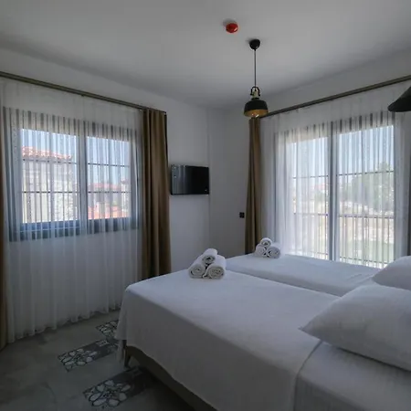 La Chance Hotel 3*