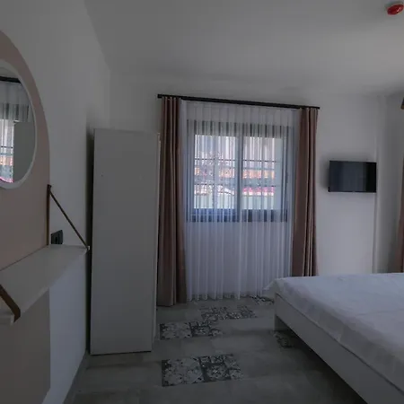 La Chance Hotel 3*